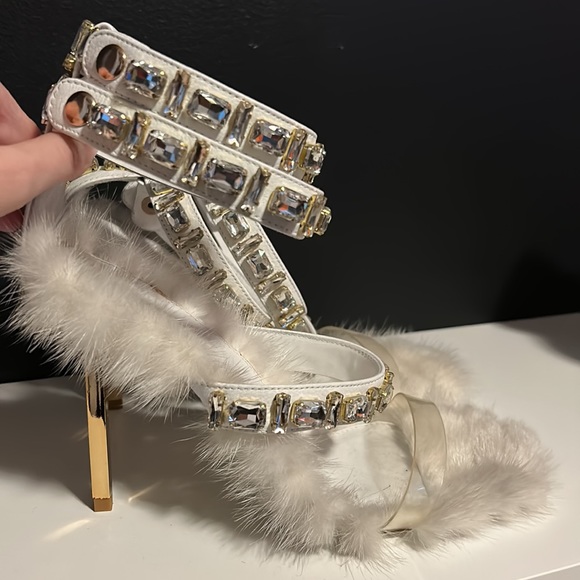 IAMJENNIFERLE Minki Heels, Size 39. White mink heels. Gold bling detail. - Picture 6 of 9